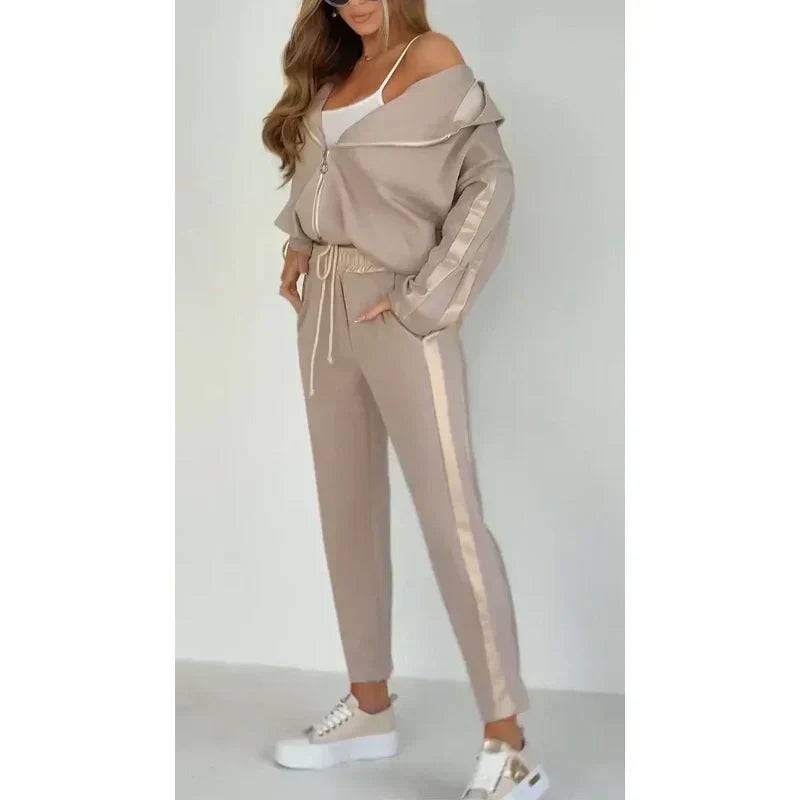 Betsy™ | Gestreiftes Freizeit-Outfit mit Kapuze