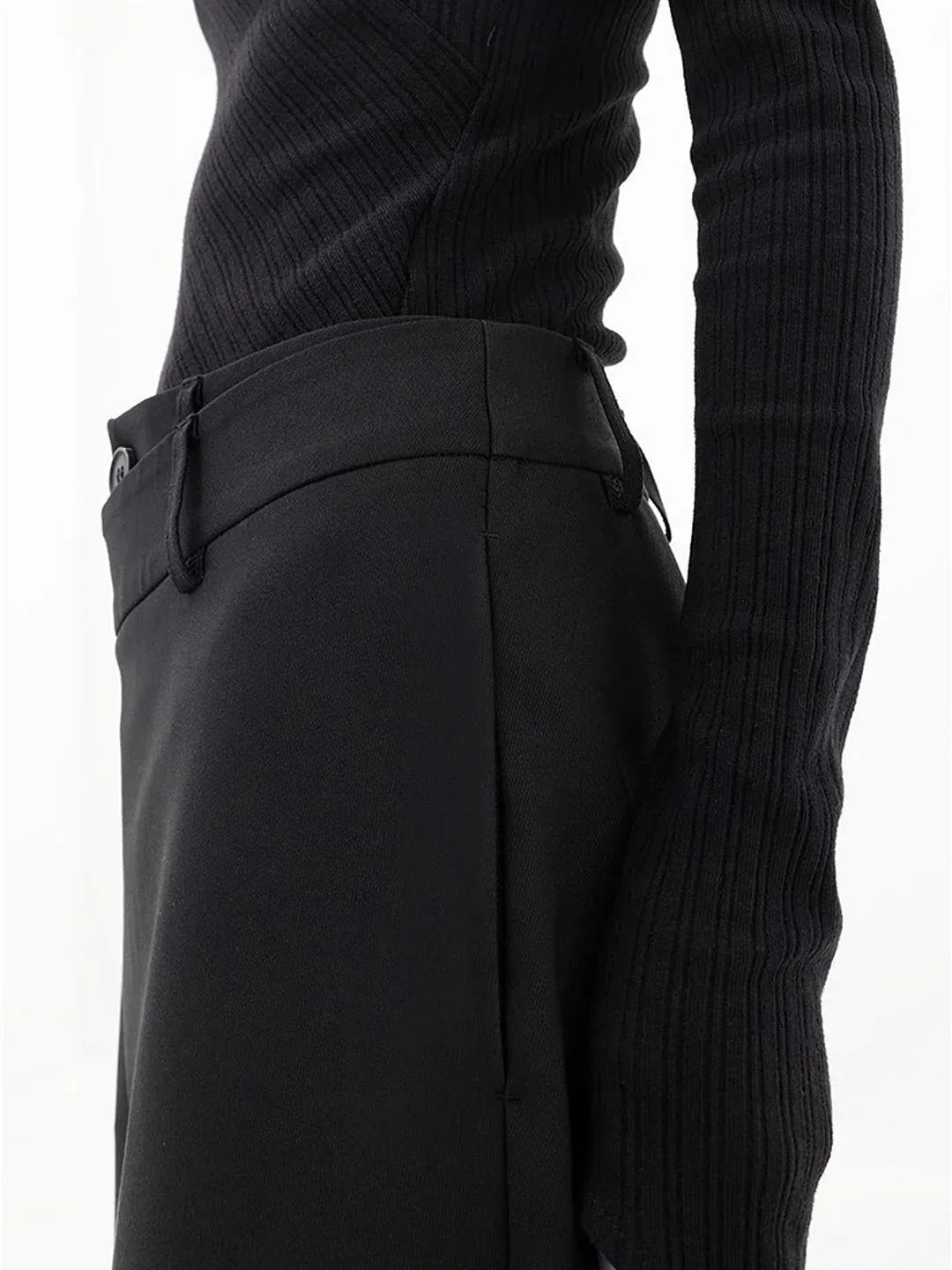 Narma™ | Asymmetrische Chic-Hose