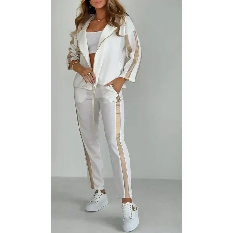 Betsy™ | Gestreiftes Freizeit-Outfit mit Kapuze